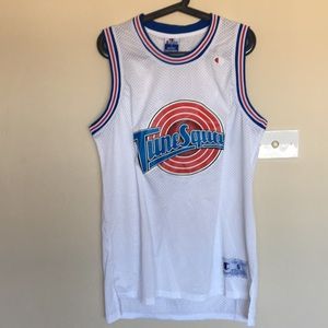 Women’s Lola Bunny Jersey